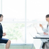 【面接が怖い看護師へ】緊張して顔が引きつらないための対策7選