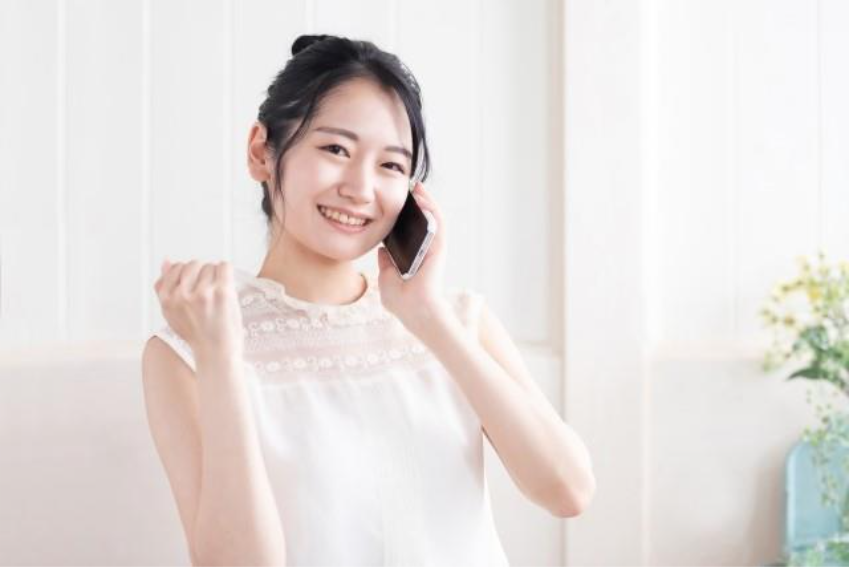 退職代行サービスを利用して安心する人のイメージ画像