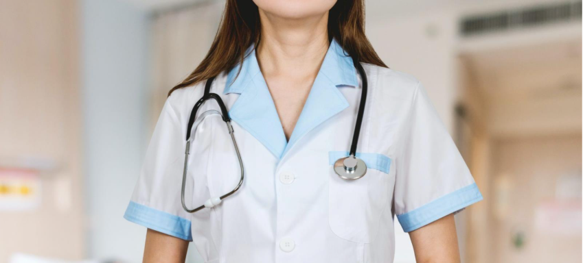 老健での看護師の1日のスケジュールを紹介するイメージ