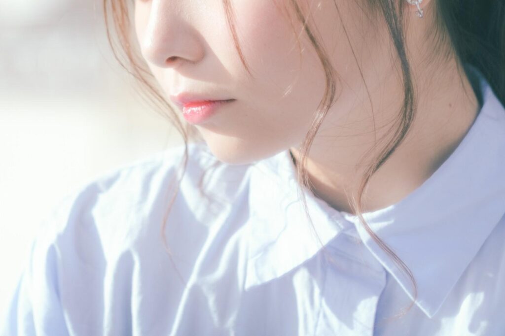 ダーマペン4のダウンタイムをイメージした、女性の口元のアップ写真